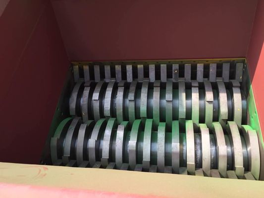 38 블레이드 18.5 kw 플라스틱 드럼 문서 분쇄기, 두배 샤프트 문서 분쇄기 저소음
